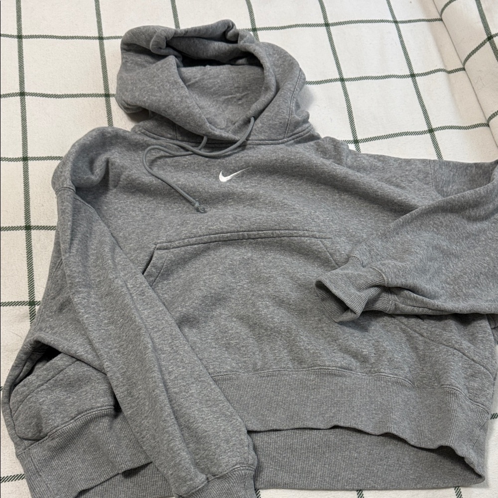Nike Heather Gray Pullover Hoodie
